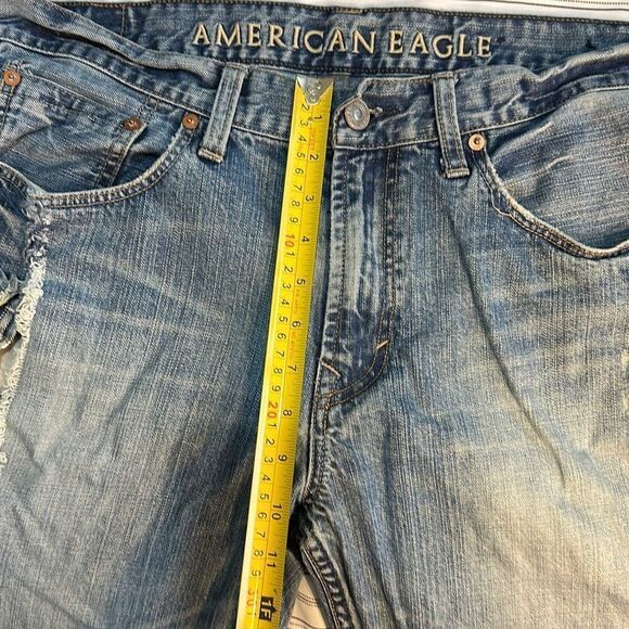 American Eagle Denim Low Rise Boot. Waist: 34 Inseam 31 Inches - Picture 3 of 14